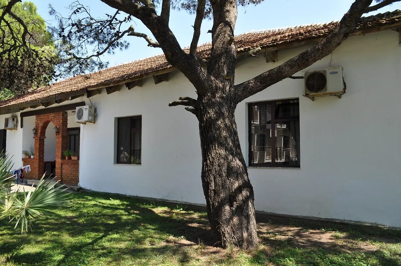 Hotel Tropikal Bungalows Durres