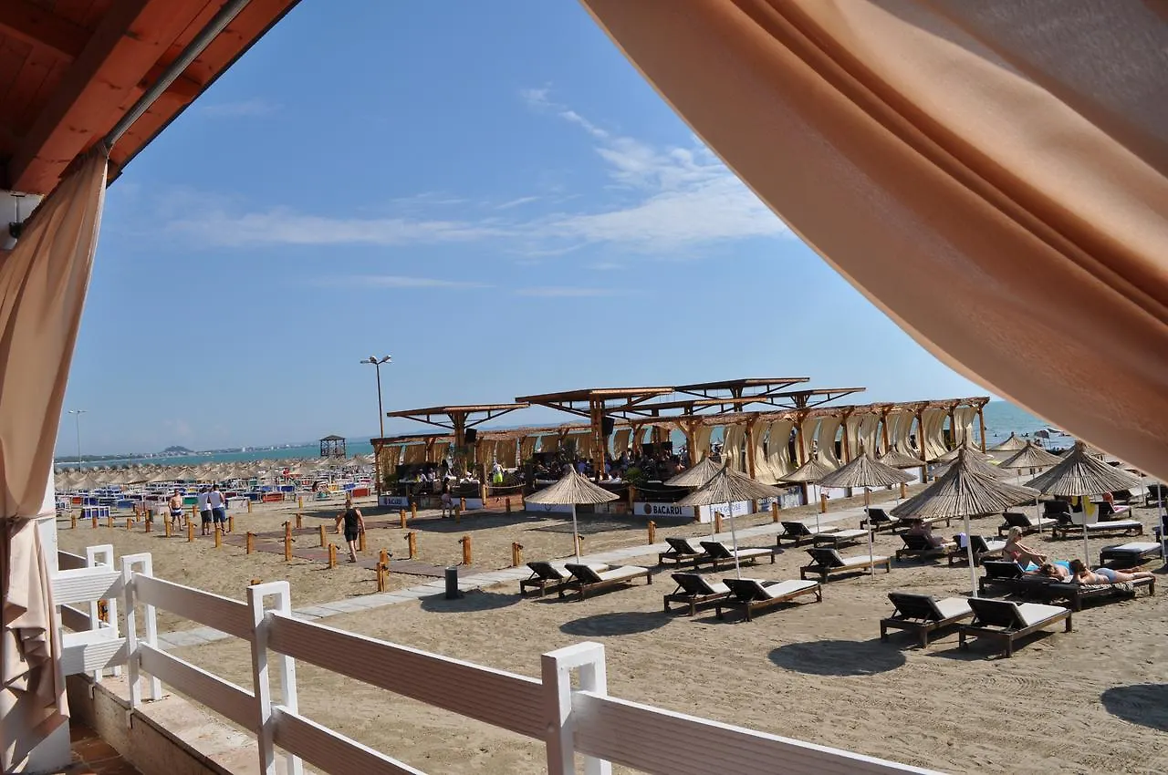 Tropikal Bungalows Durrës